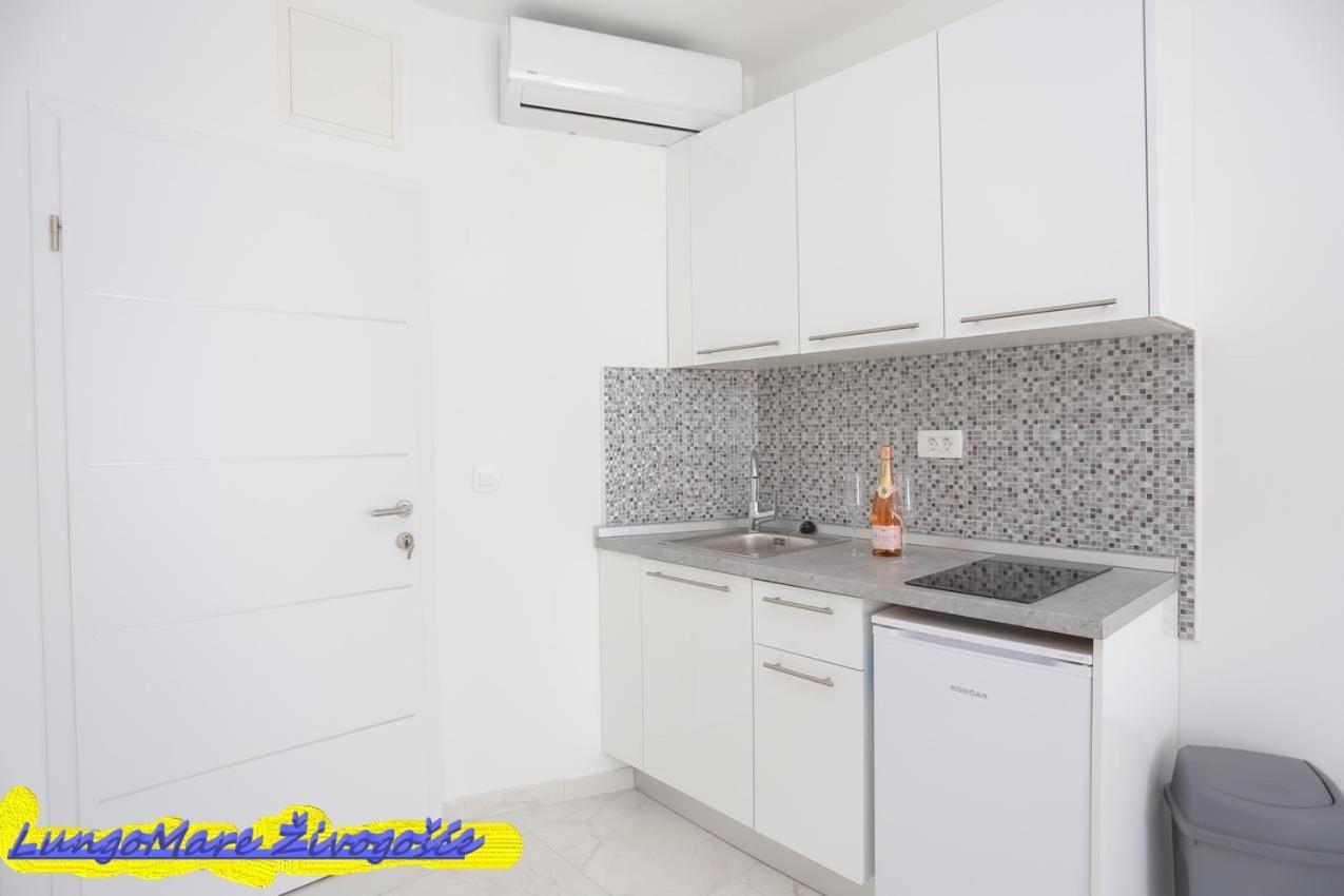 Apartmants Villa Lungo Mare Živogošće Eksteriør bilde